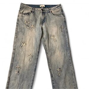 Austin Landing Cross distressed jeans